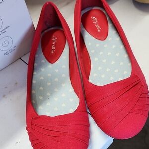 Hot Cakes Vibrant Red Pleated Flats